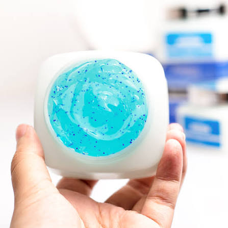 Deep Hydrator Water Gel applied on skin